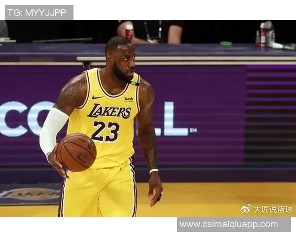 里夫斯赞詹姆斯无论传球还是投篮总能做出明智选择不受外界干扰